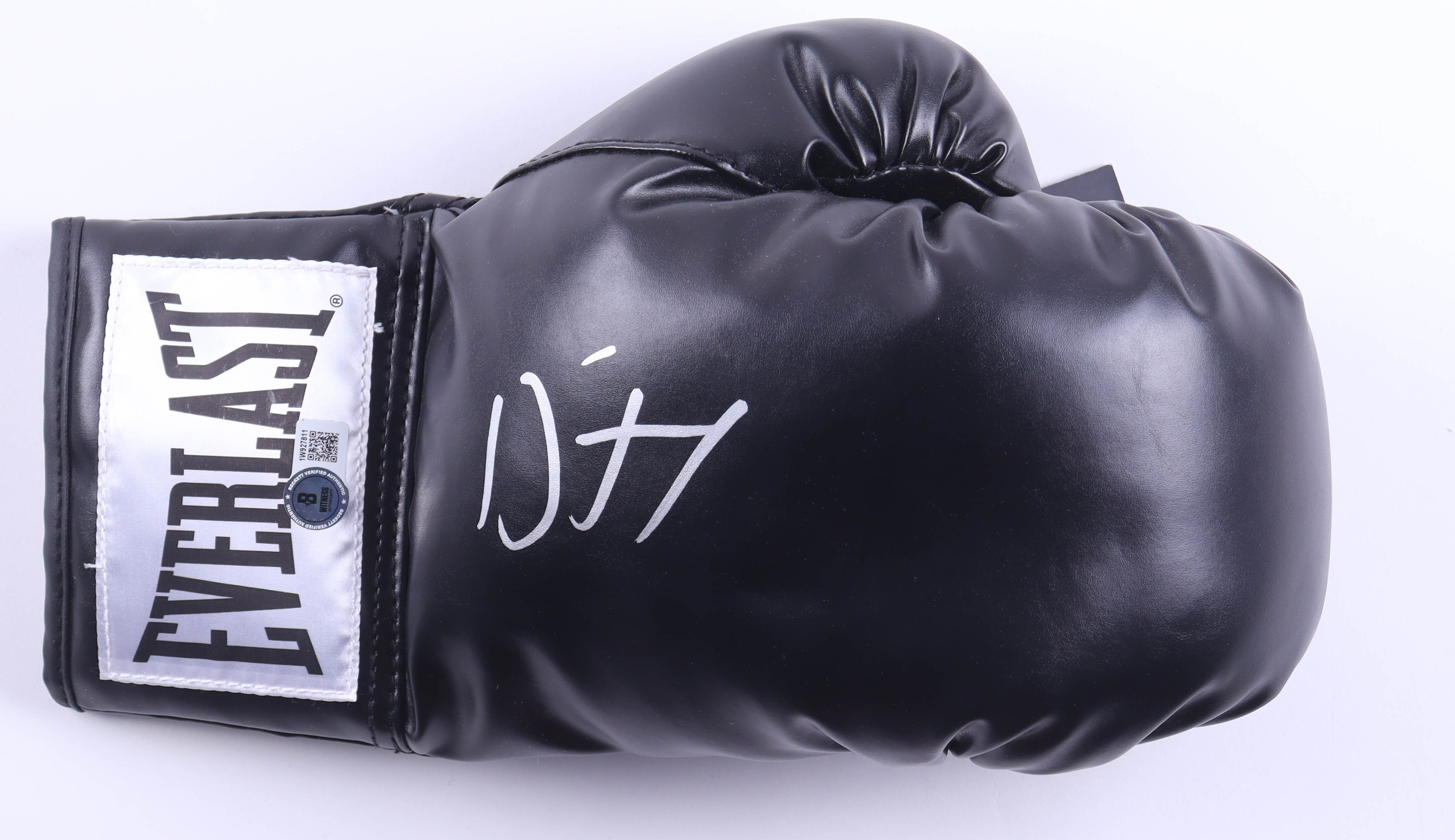 Devin Haney Signed Everlast Boxing Glove (Beckett) at PristineAuction.com Devin Haney Signed Everlast Boxing Glove (Beckett) at PristineAuction.com