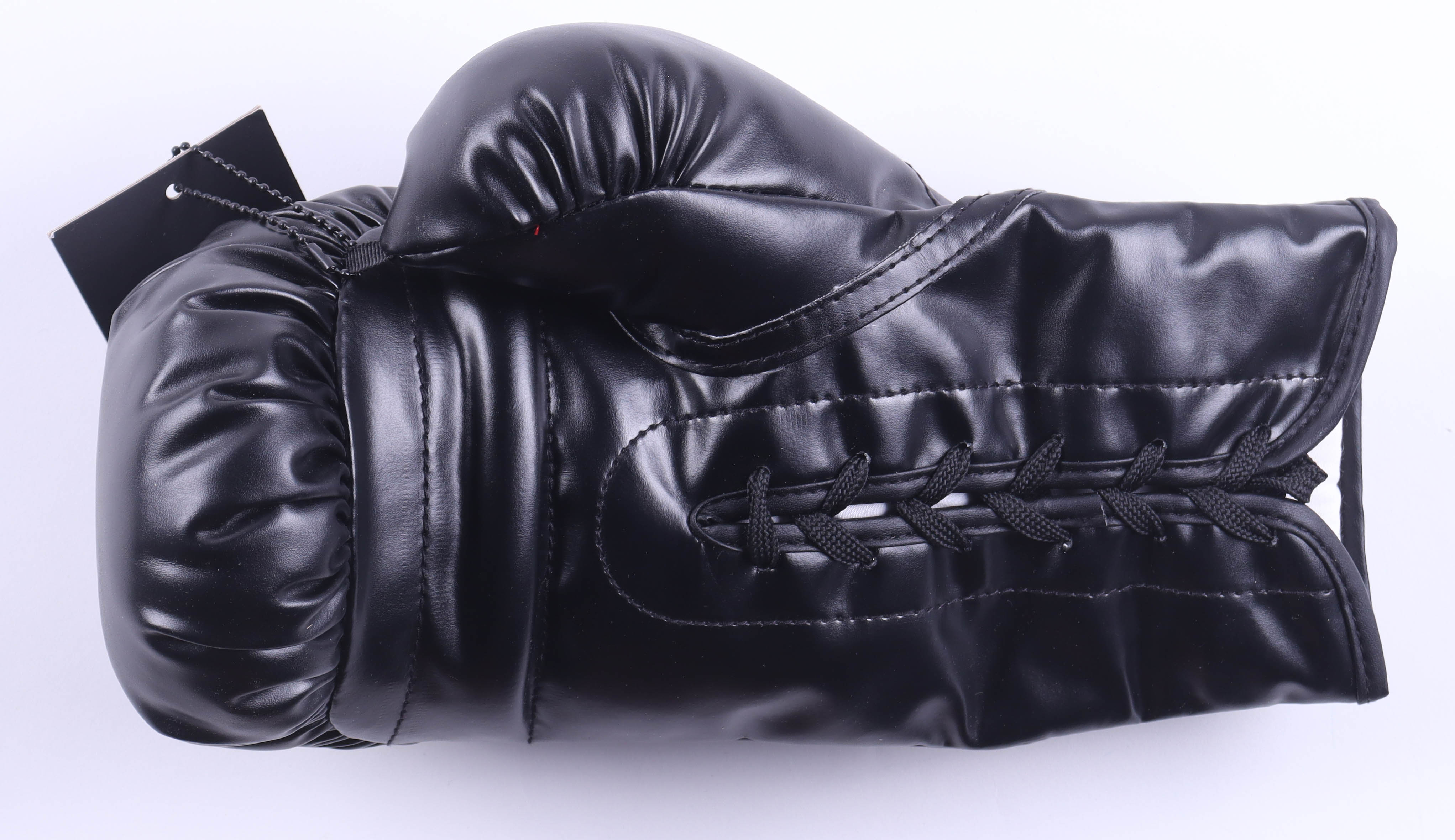 Devin Haney Signed Everlast Boxing Glove (Beckett) at PristineAuction.com Devin Haney Signed Everlast Boxing Glove (Beckett) at PristineAuction.com