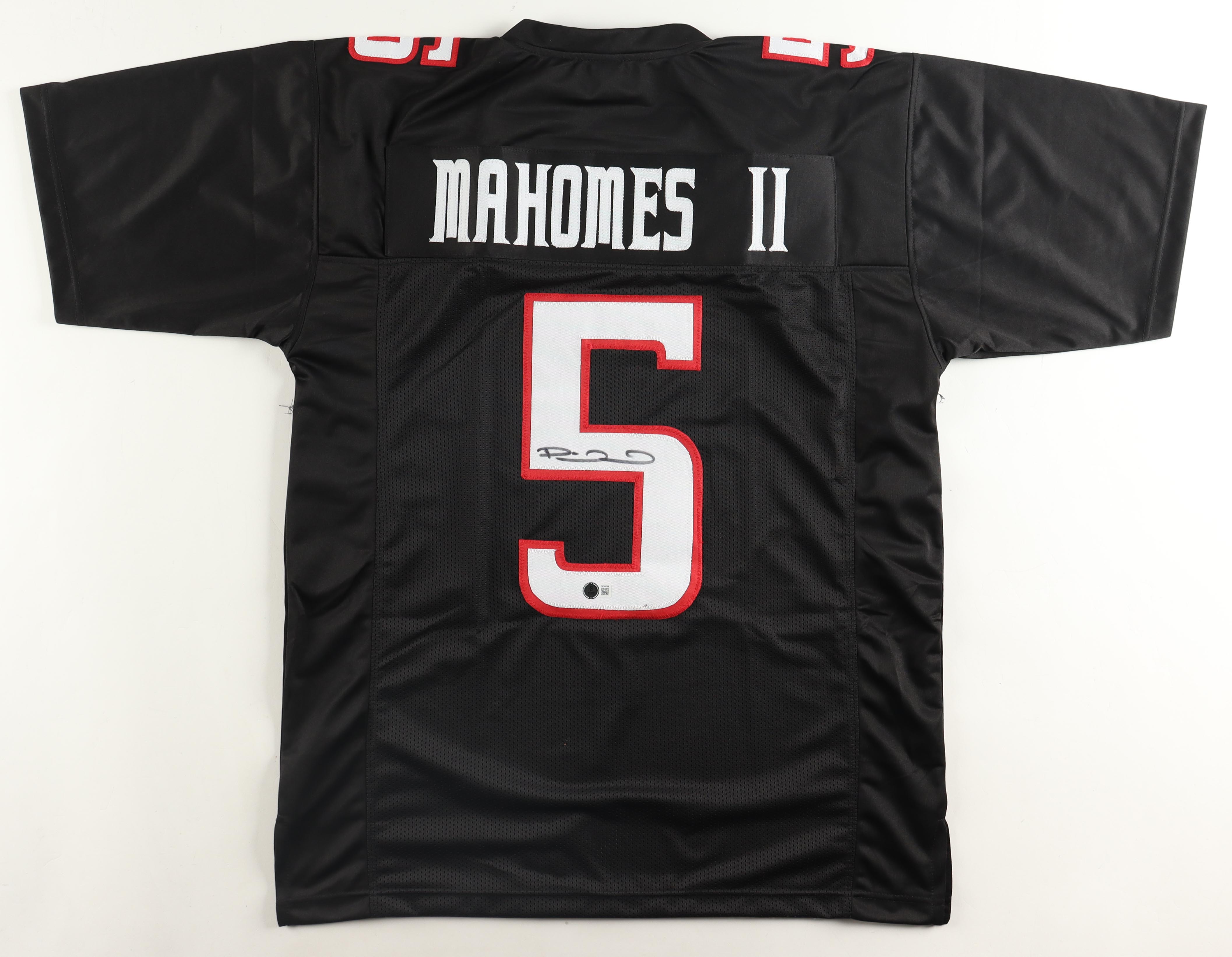 Patrick Mahomes Signed Jersey (Beckett) at PristineAuction.com Patrick Mahomes Signed Jersey (Beckett) at PristineAuction.com