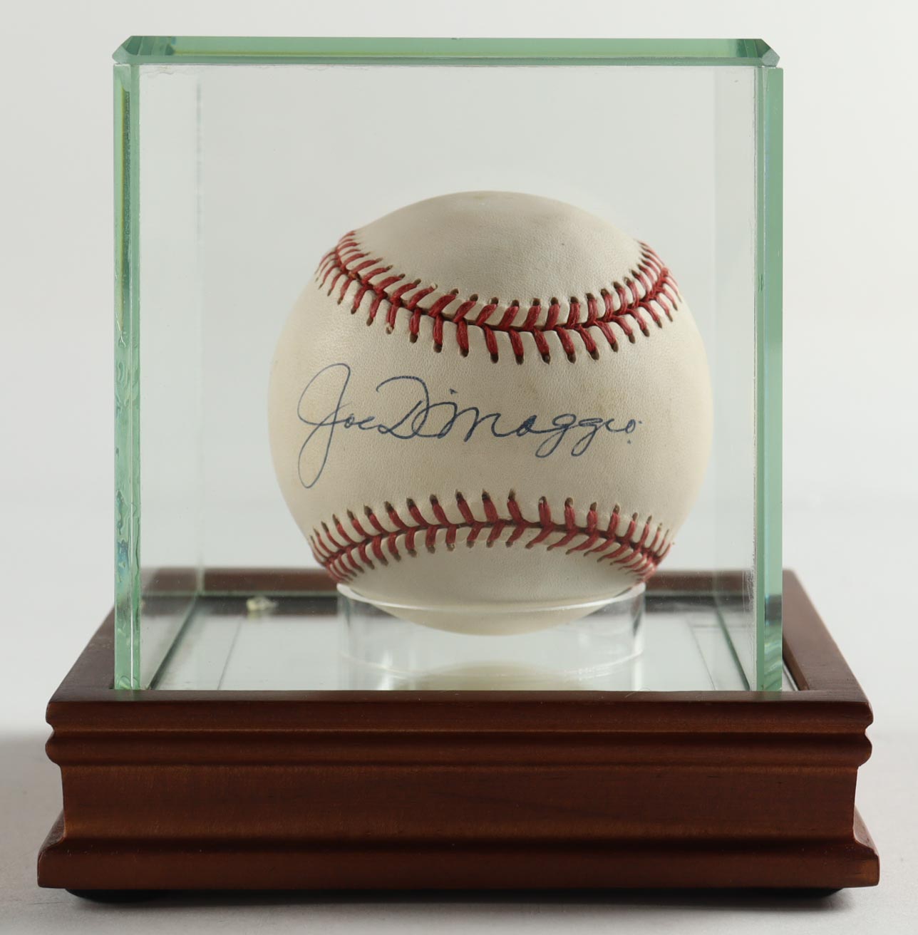 Joe DiMaggio Signed OAL Baseball With Display Case (PSA) at PristineAuction.com Joe DiMaggio Signed OAL Baseball With Display Case (PSA) at PristineAuction.com