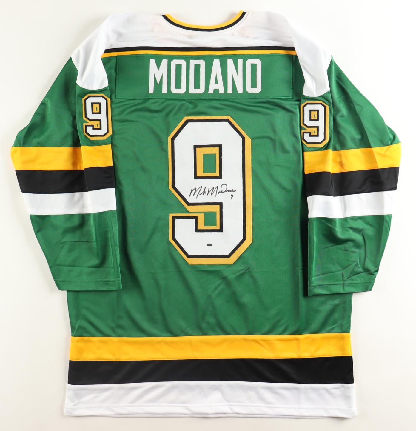 Mike Modano Signed Jersey (OKAuthentics) at PristineAuction.com Mike Modano Signed Jersey (OKAuthentics) at PristineAuction.com