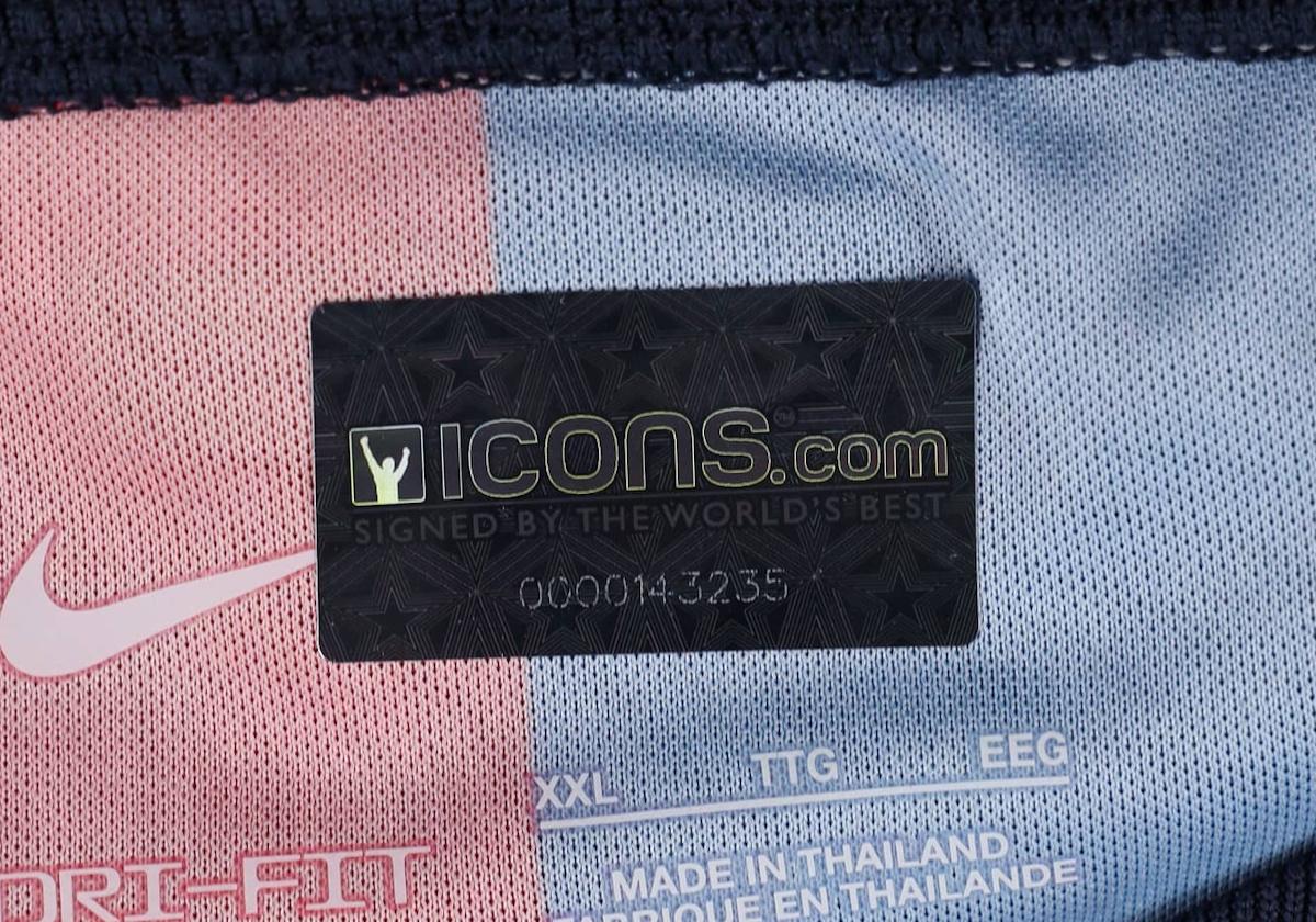 Sergio Busquets Signed Barcelona Nike Jersey (Icons) at PristineAuction.com Sergio Busquets Signed Barcelona Nike Jersey (Icons) at PristineAuction.com