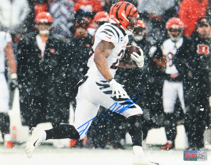 Joe Mixon Signed Bengals 8x10 Photo (PIA) at PristineAuction.com Joe Mixon Signed Bengals 8x10 Photo (PIA) at PristineAuction.com