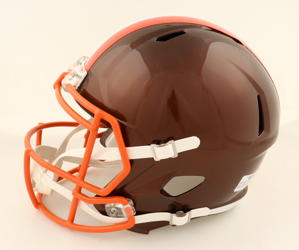 Amari Cooper Signed Browns Full-Size Flash Alternate Speed Helmet (Beckett) at PristineAuction.com Amari Cooper Signed Browns Full-Size Flash Alternate Speed Helmet (Beckett) at PristineAuction.com