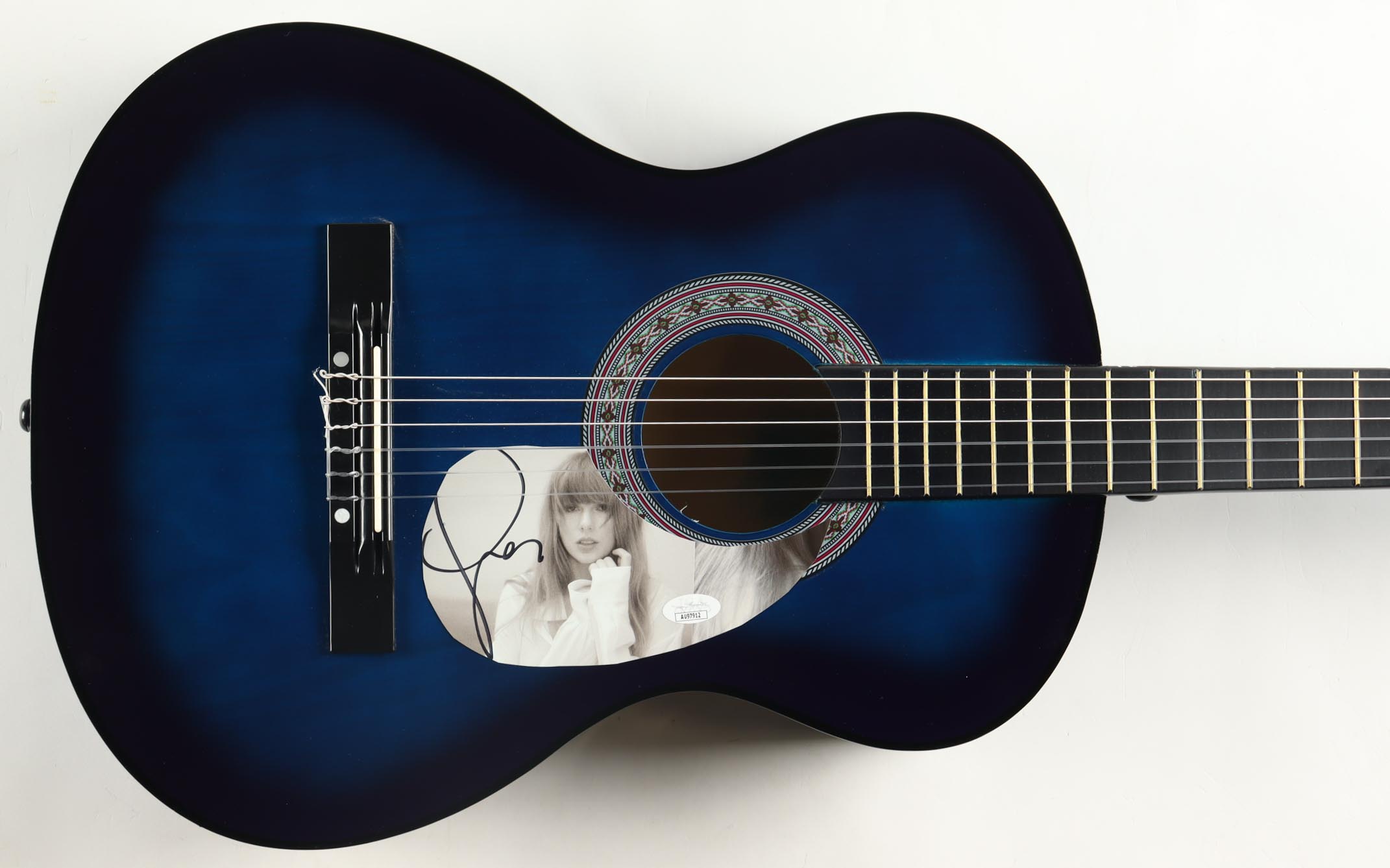 Taylor Swift Signed 38" Acoustic Guitar (JSA) at PristineAuction.com Taylor Swift Signed 38" Acoustic Guitar (JSA) at PristineAuction.com