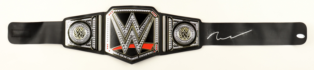 Jeremy Allen White Signed WWE World Heavyweight Championship Belt (PSA) at PristineAuction.com Jeremy Allen White Signed WWE World Heavyweight Championship Belt (PSA) at PristineAuction.com