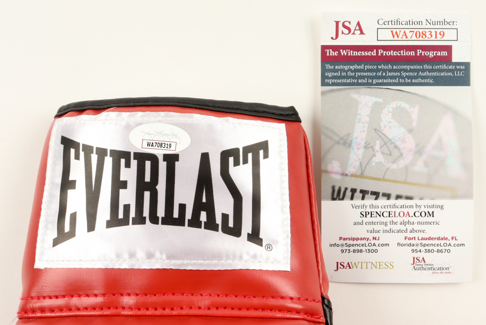 Larry Holmes Signed Everlast Boxing Glove (JSA) at PristineAuction.com Larry Holmes Signed Everlast Boxing Glove (JSA) at PristineAuction.com