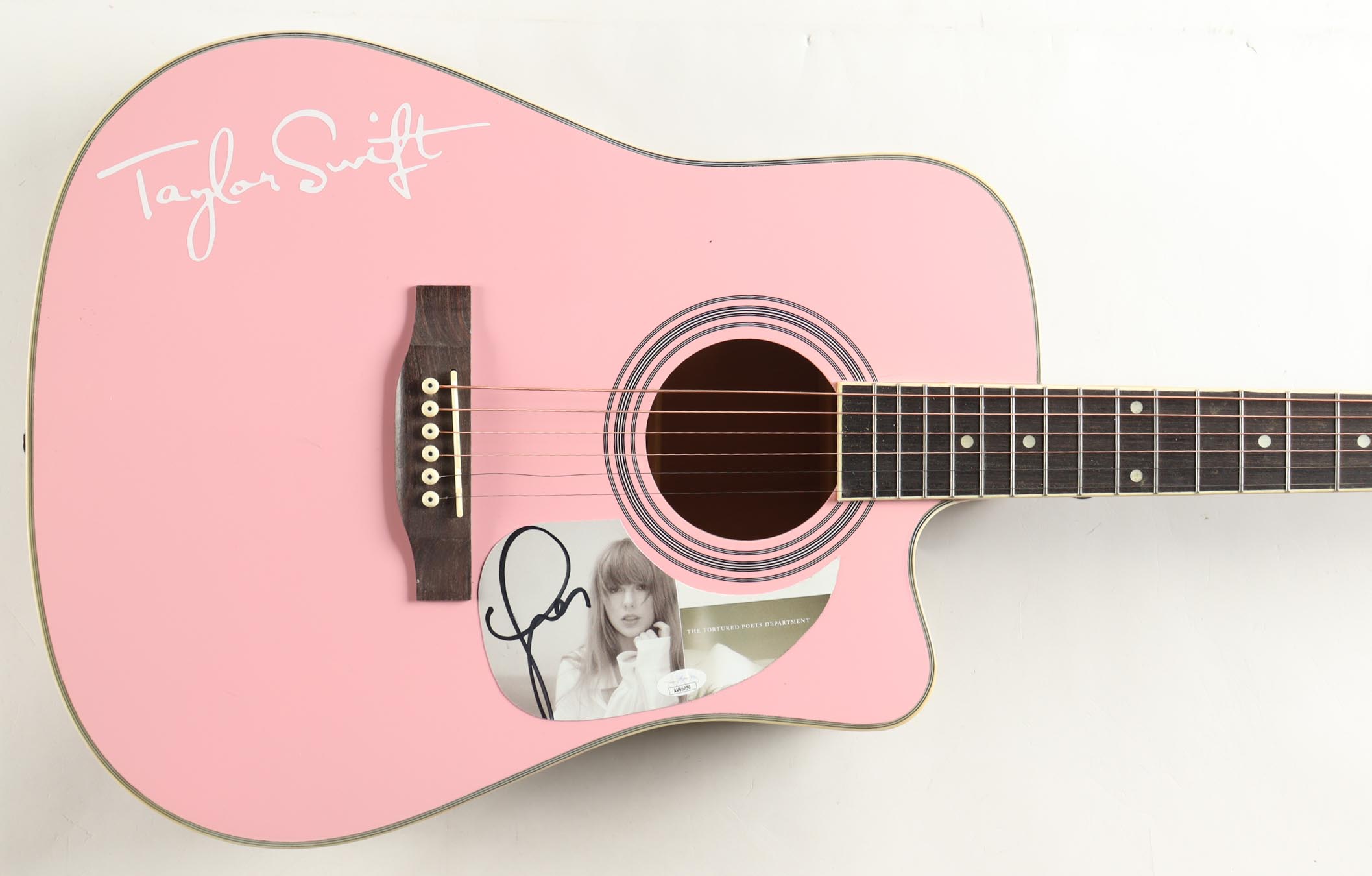 Taylor Swift Signed 38" Acoustic Guitar (JSA) at PristineAuction.com Taylor Swift Signed 38" Acoustic Guitar (JSA) at PristineAuction.com
