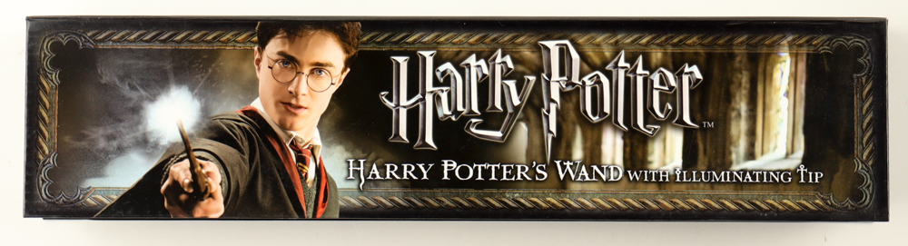 Daniel Radcliffe Signed "Harry Potter" Wand With Original Box (Beckett) at PristineAuction.com Daniel Radcliffe Signed "Harry Potter" Wand With Original Box (Beckett) at PristineAuction.com