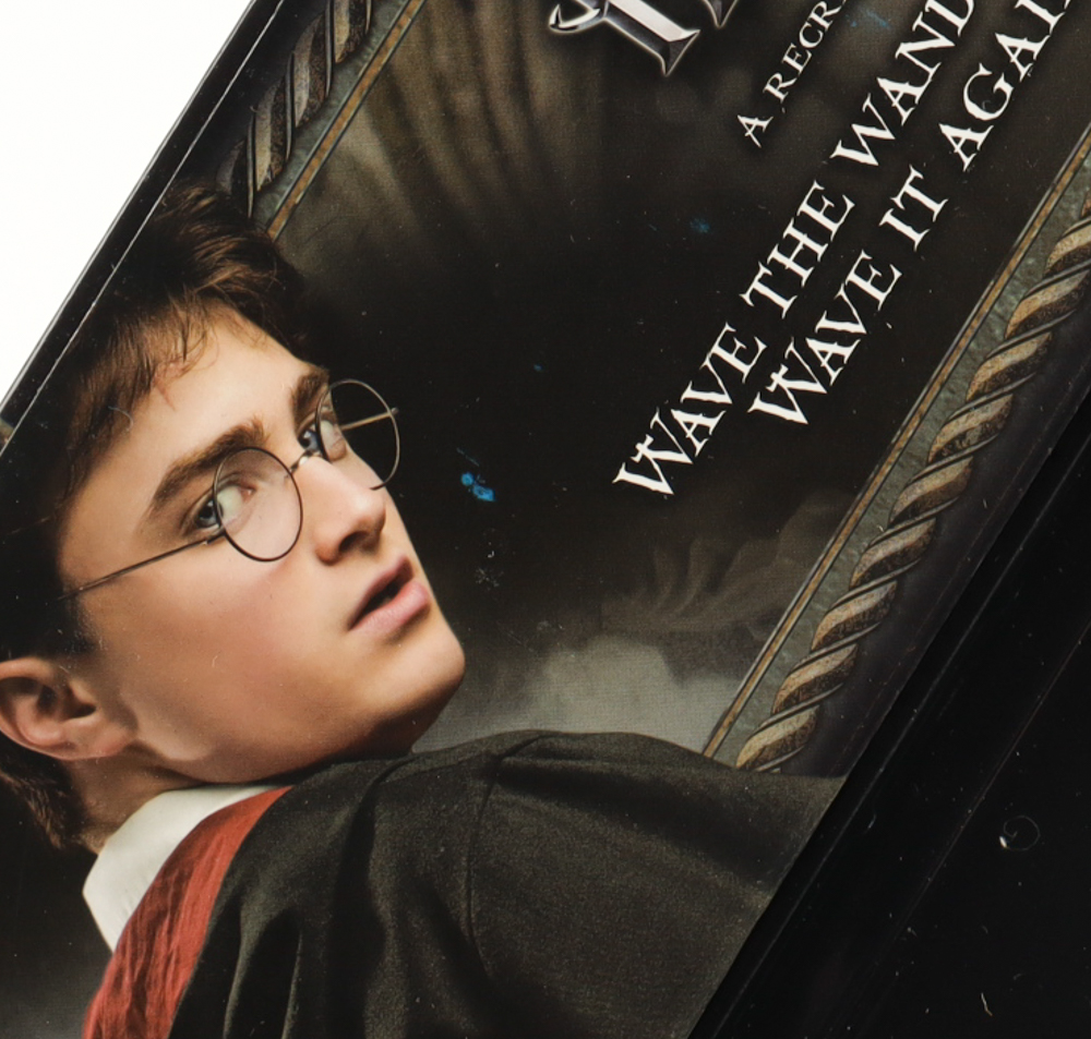 Daniel Radcliffe Signed "Harry Potter" Wand With Original Box (Beckett) at PristineAuction.com Daniel Radcliffe Signed "Harry Potter" Wand With Original Box (Beckett) at PristineAuction.com