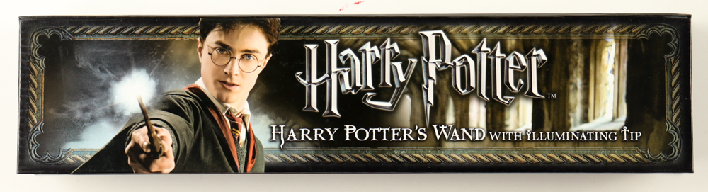 Daniel Radcliffe Signed "Harry Potter" Wand With Original Box (Beckett) at PristineAuction.com Daniel Radcliffe Signed "Harry Potter" Wand With Original Box (Beckett) at PristineAuction.com