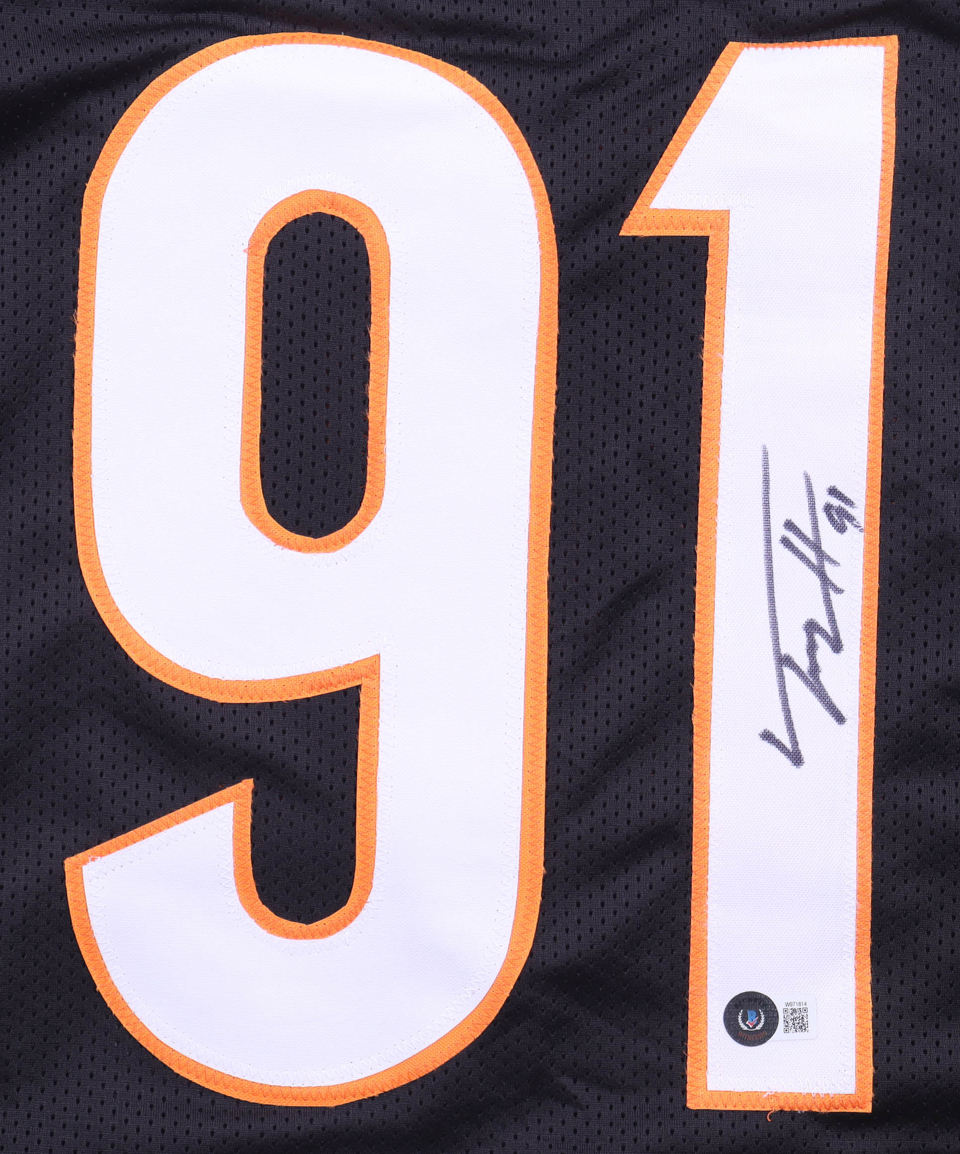 Trey Hendrickson Signed Jersey (Beckett) at PristineAuction.com Trey Hendrickson Signed Jersey (Beckett) at PristineAuction.com