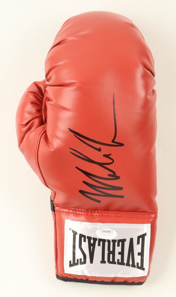 Mike Tyson Signed Everlast Boxing Glove (JSA) at PristineAuction.com Mike Tyson Signed Everlast Boxing Glove (JSA) at PristineAuction.com
