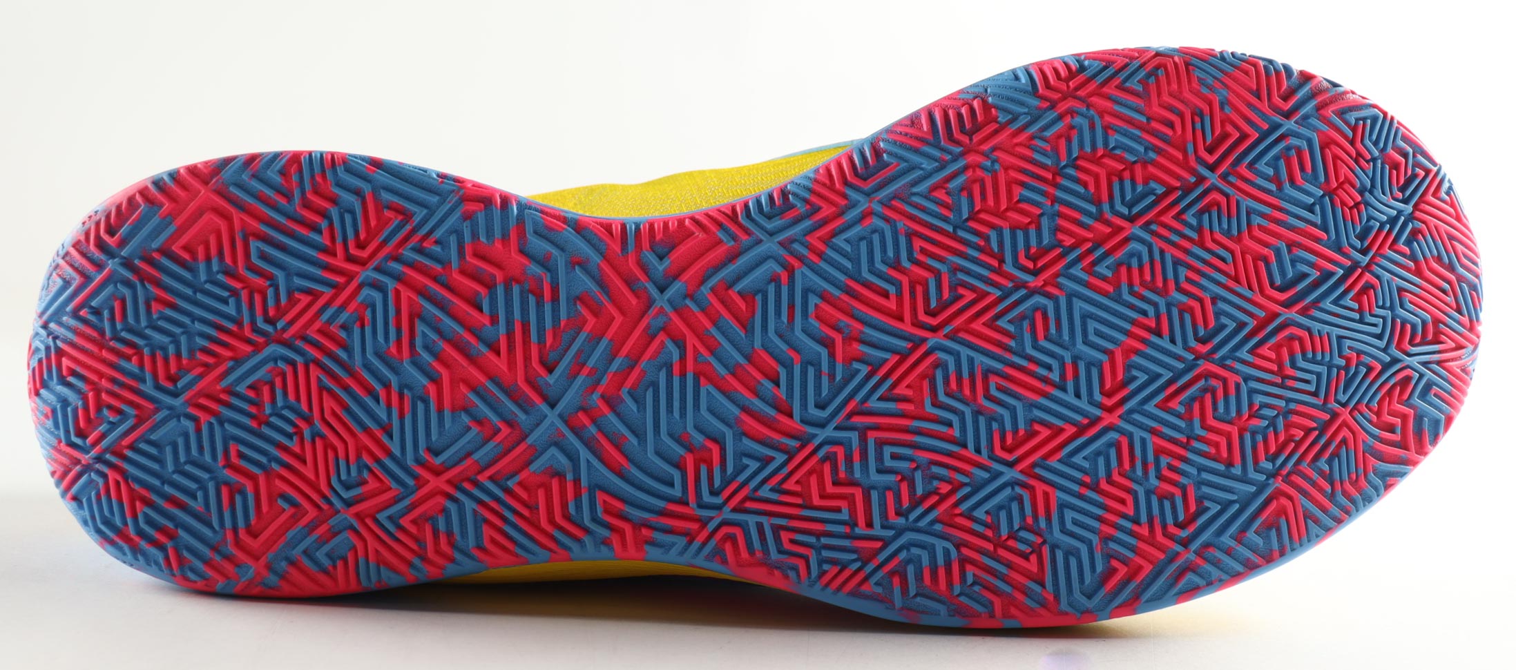 Giannis Antetokounmpo Signed Nike Basketball Shoe (Beckett) at PristineAuction.com Giannis Antetokounmpo Signed Nike Basketball Shoe (Beckett) at PristineAuction.com