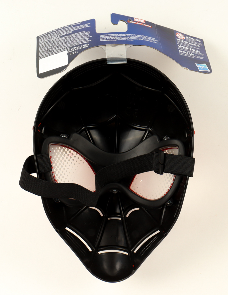 Shameik Moore Signed "Spider-Man Into The Spider-Verse" Miles Morales Full-Size Mask (Celebrity Authentics) at PristineAuction.com Shameik Moore Signed "Spider-Man Into The Spider-Verse" Miles Morales Full-Size Mask (Celebrity Authentics) at PristineAuction.com