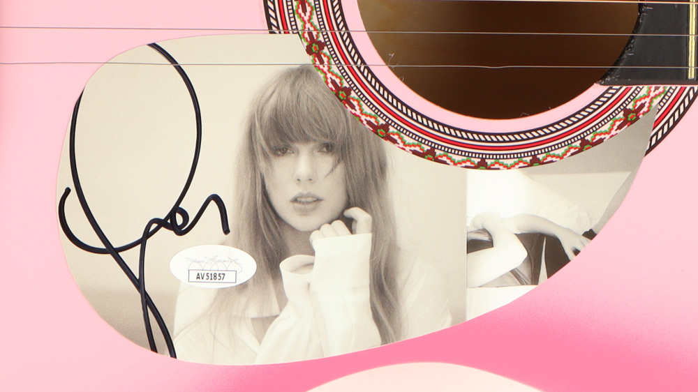 Taylor Swift Signed 38" Acoustic Guitar (JSA) at PristineAuction.com Taylor Swift Signed 38" Acoustic Guitar (JSA) at PristineAuction.com