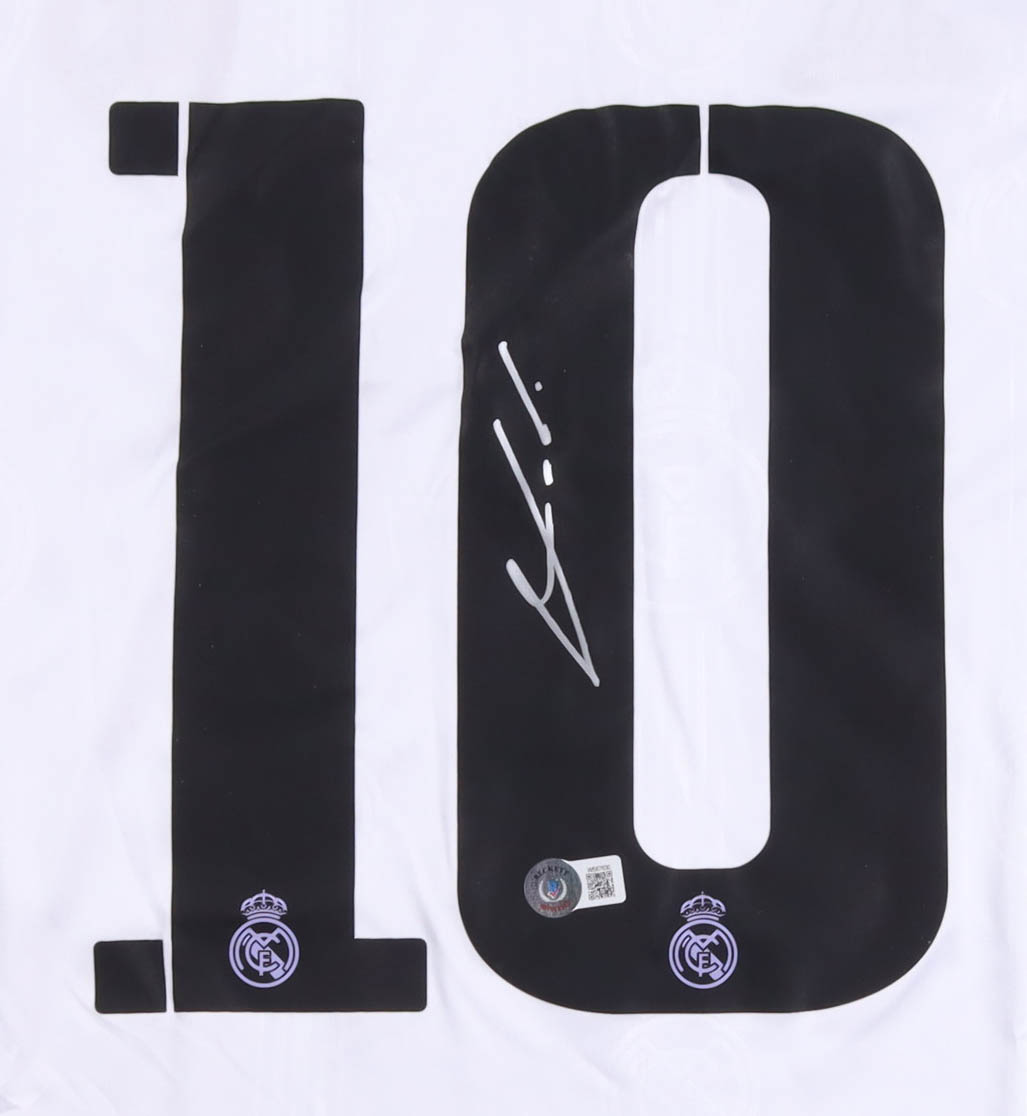 Luka Modric Signed Real Madrid Jersey (Beckett) at PristineAuction.com Luka Modric Signed Real Madrid Jersey (Beckett) at PristineAuction.com