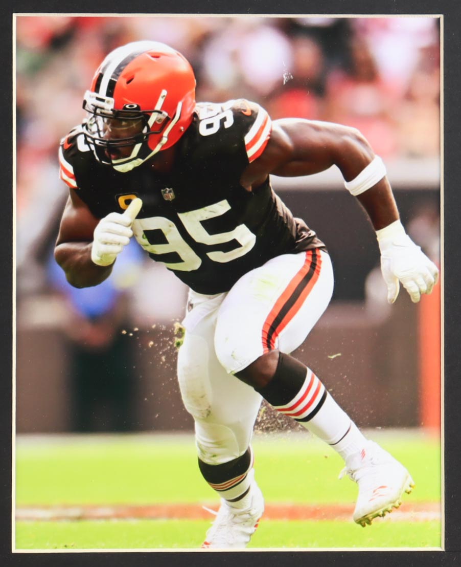 Myles Garrett Signed Custom Framed Jersey Display (Beckett) at PristineAuction.com Myles Garrett Signed Custom Framed Jersey Display (Beckett) at PristineAuction.com