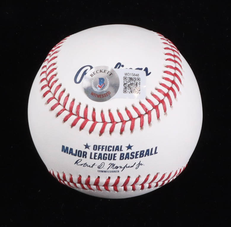 Bartolo Colon Signed OML Baseball Inscribed "Cy Young 2005" (Beckett) at PristineAuction.com Bartolo Colon Signed OML Baseball Inscribed "Cy Young 2005" (Beckett) at PristineAuction.com