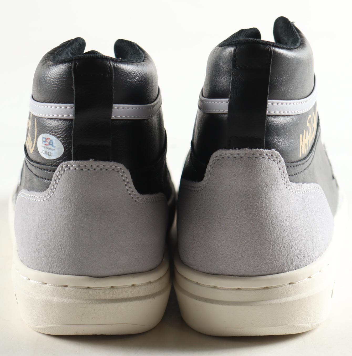 Magic Johnson & Larry Bird Signed Set of (2) Converse Basketball Shoes (Beckett & PSA) at PristineAuction.com Magic Johnson & Larry Bird Signed Set of (2) Converse Basketball Shoes (Beckett & PSA) at PristineAuction.com