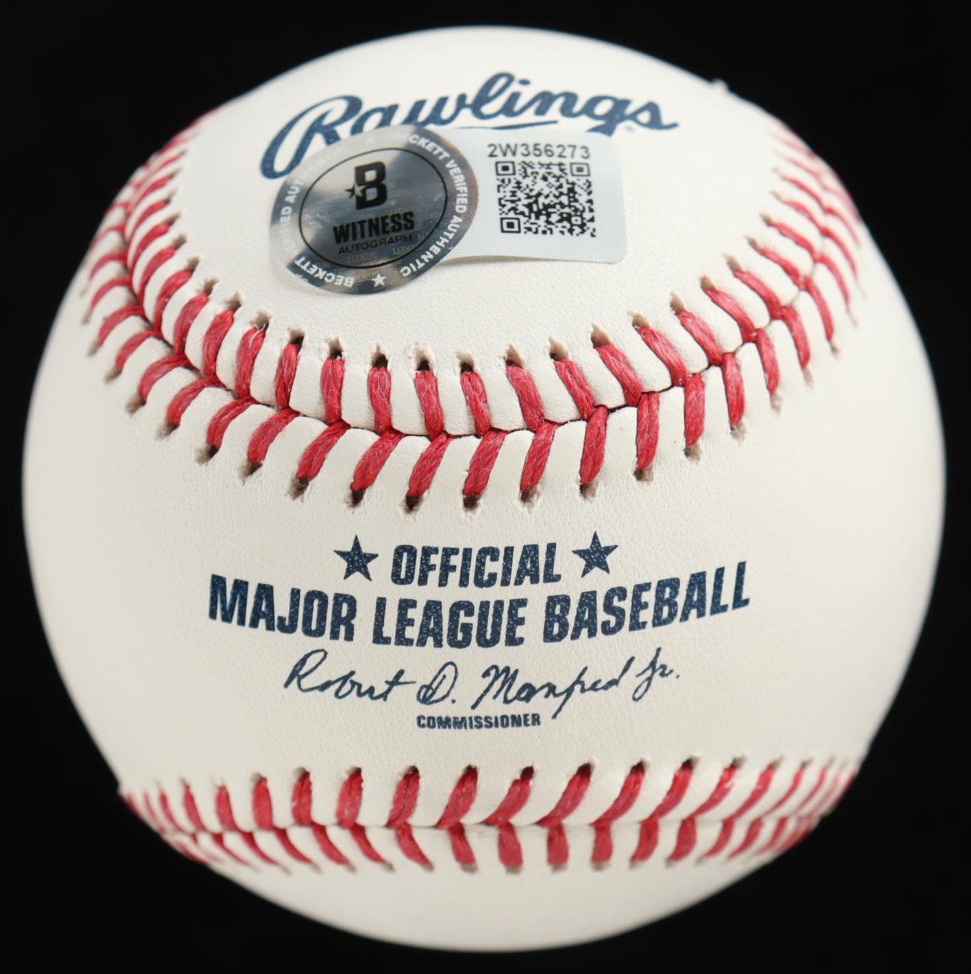 John Smoltz Signed OML Baseball With Multiple Inscriptions with Display Case (Beckett) at PristineAuction.com John Smoltz Signed OML Baseball With Multiple Inscriptions with Display Case (Beckett) at PristineAuction.com