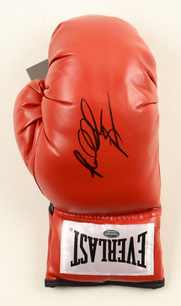 Riddick Bowe Signed Everlast Boxing Glove (Schwartz) at PristineAuction.com Riddick Bowe Signed Everlast Boxing Glove (Schwartz) at PristineAuction.com