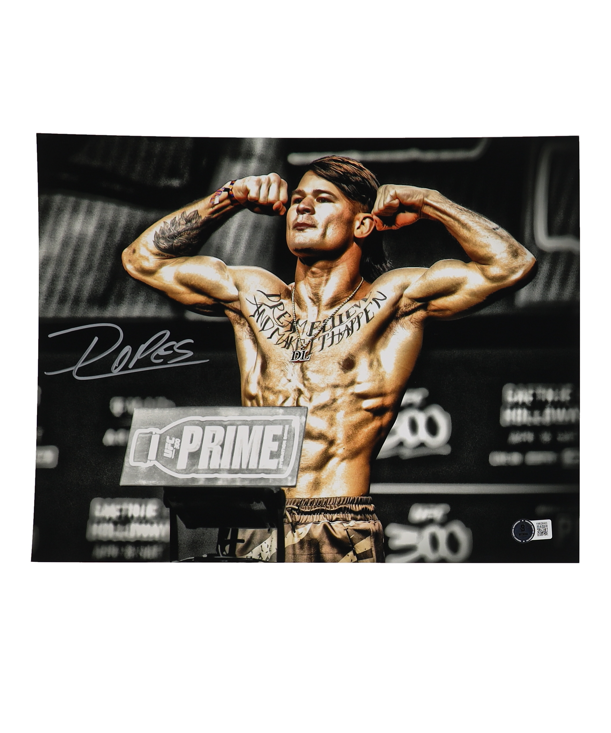 Diego Lopes Signed UFC 11x14 Photo (Beckett) at PristineAuction.com Diego Lopes Signed UFC 11x14 Photo (Beckett) at PristineAuction.com