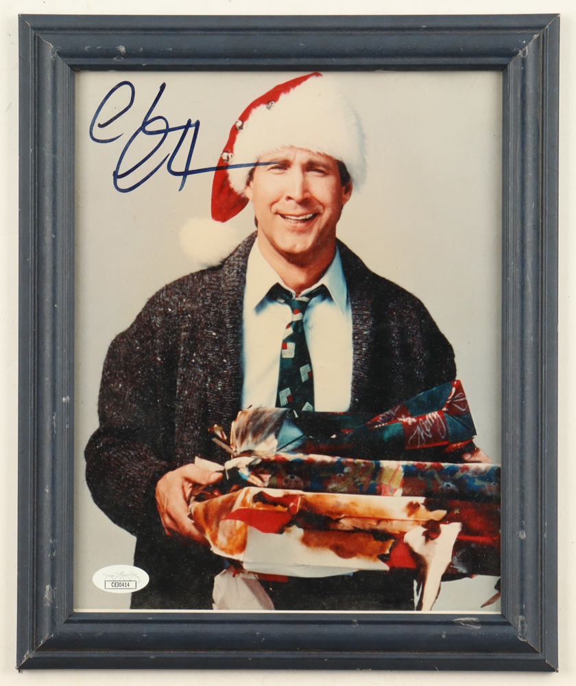 Chevy Chase Signed "National Lampoon's Christmas Vacation" 9.5x11.5 Custom Framed Photo (JSA) at PristineAuction.com Chevy Chase Signed "National Lampoon's Christmas Vacation" 9.5x11.5 Custom Framed Photo (JSA) at PristineAuction.com