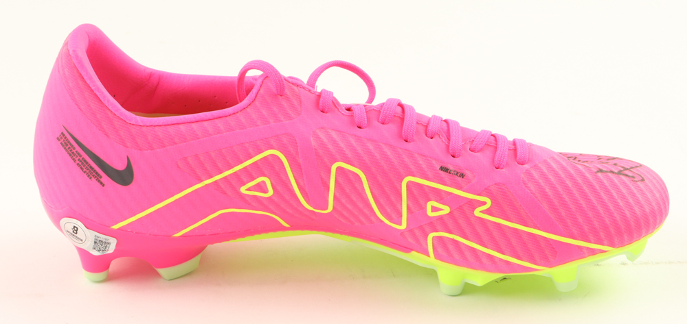 Ronaldinho Signed Nike Soccer Cleat Inscribed "R10" (Beckett) at PristineAuction.com Ronaldinho Signed Nike Soccer Cleat Inscribed "R10" (Beckett) at PristineAuction.com