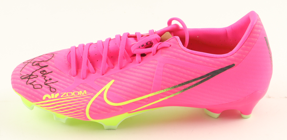 Ronaldinho Signed Nike Soccer Cleat Inscribed "R10" (Beckett) at PristineAuction.com Ronaldinho Signed Nike Soccer Cleat Inscribed "R10" (Beckett) at PristineAuction.com