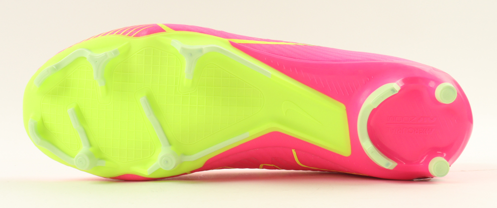 Ronaldinho Signed Nike Soccer Cleat Inscribed "R10" (Beckett) at PristineAuction.com Ronaldinho Signed Nike Soccer Cleat Inscribed "R10" (Beckett) at PristineAuction.com