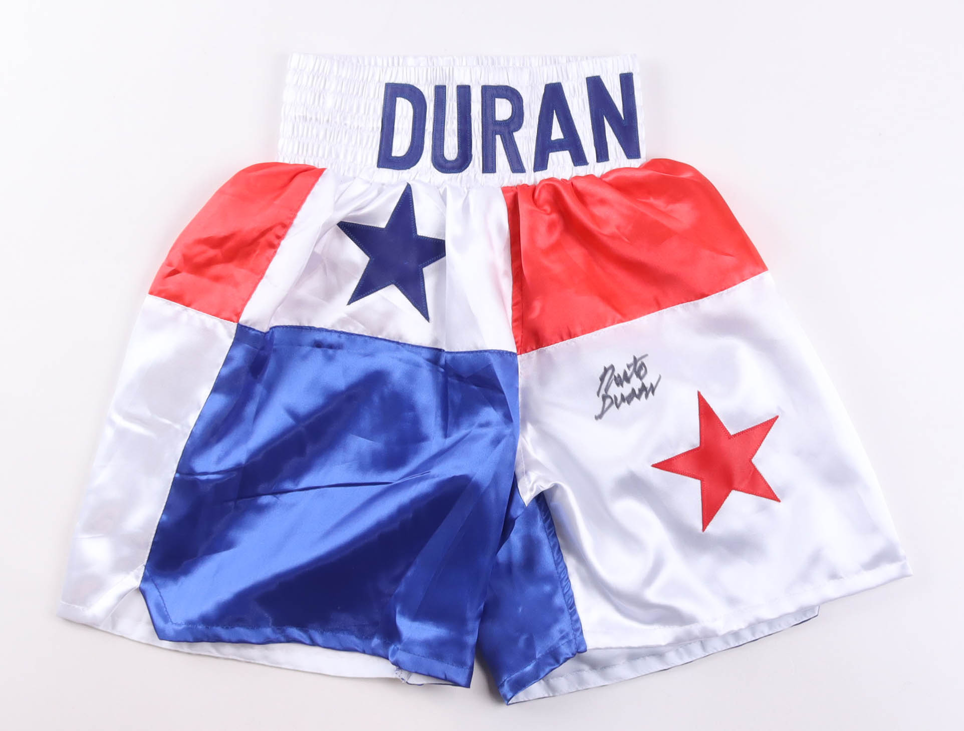 Roberto Duran Signed Boxing Trunks (Beckett) at PristineAuction.com Roberto Duran Signed Boxing Trunks (Beckett) at PristineAuction.com