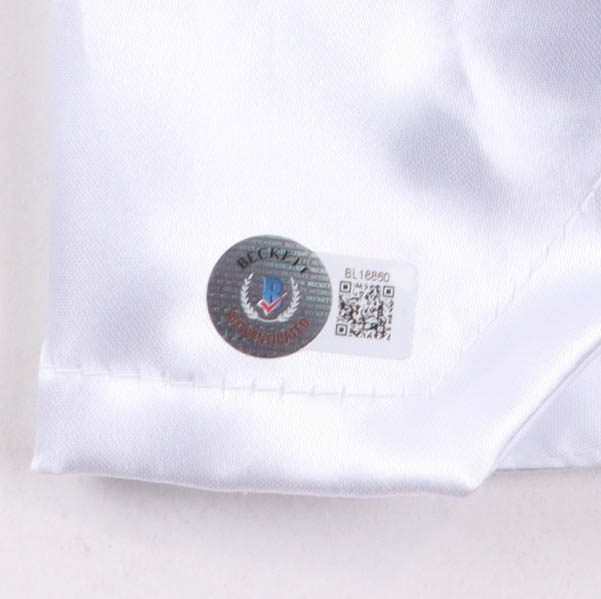 Roberto Duran Signed Boxing Trunks (Beckett) at PristineAuction.com Roberto Duran Signed Boxing Trunks (Beckett) at PristineAuction.com