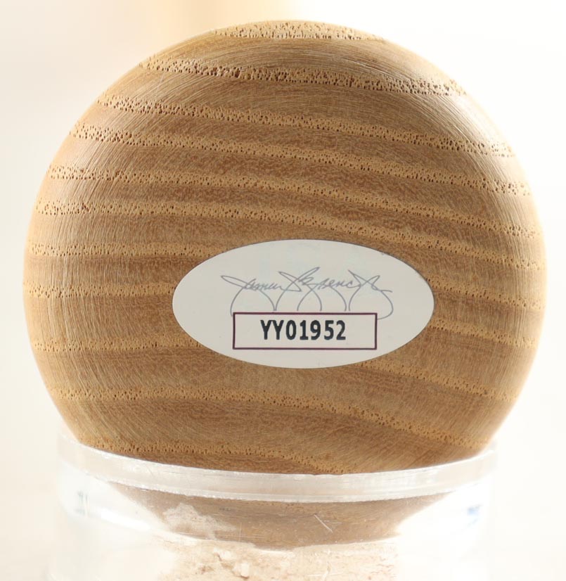 Hank Aaron Signed Louisville Slugger Hillerich & Bradsby Baseball Bat (JSA) at PristineAuction.com Hank Aaron Signed Louisville Slugger Hillerich & Bradsby Baseball Bat (JSA) at PristineAuction.com