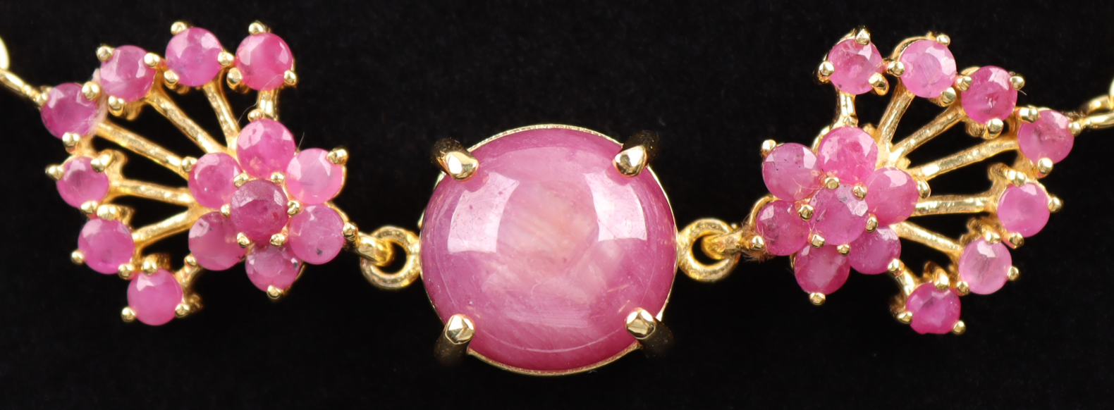 New 9 Carats Ruby Bracelet Mounted in Yellow Gold | Estimate Retail Value $3,300 (UGL) at PristineAuction.com New 9 Carats Ruby Bracelet Mounted in Yellow Gold | Estimate Retail Value $3,300 (UGL) at PristineAuction.com