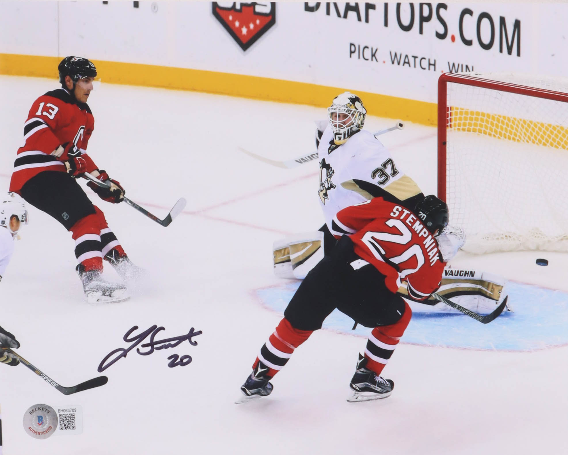 Lee Stempniak Signed Devils 8x10 Photo (Beckett) at PristineAuction.com Lee Stempniak Signed Devils 8x10 Photo (Beckett) at PristineAuction.com