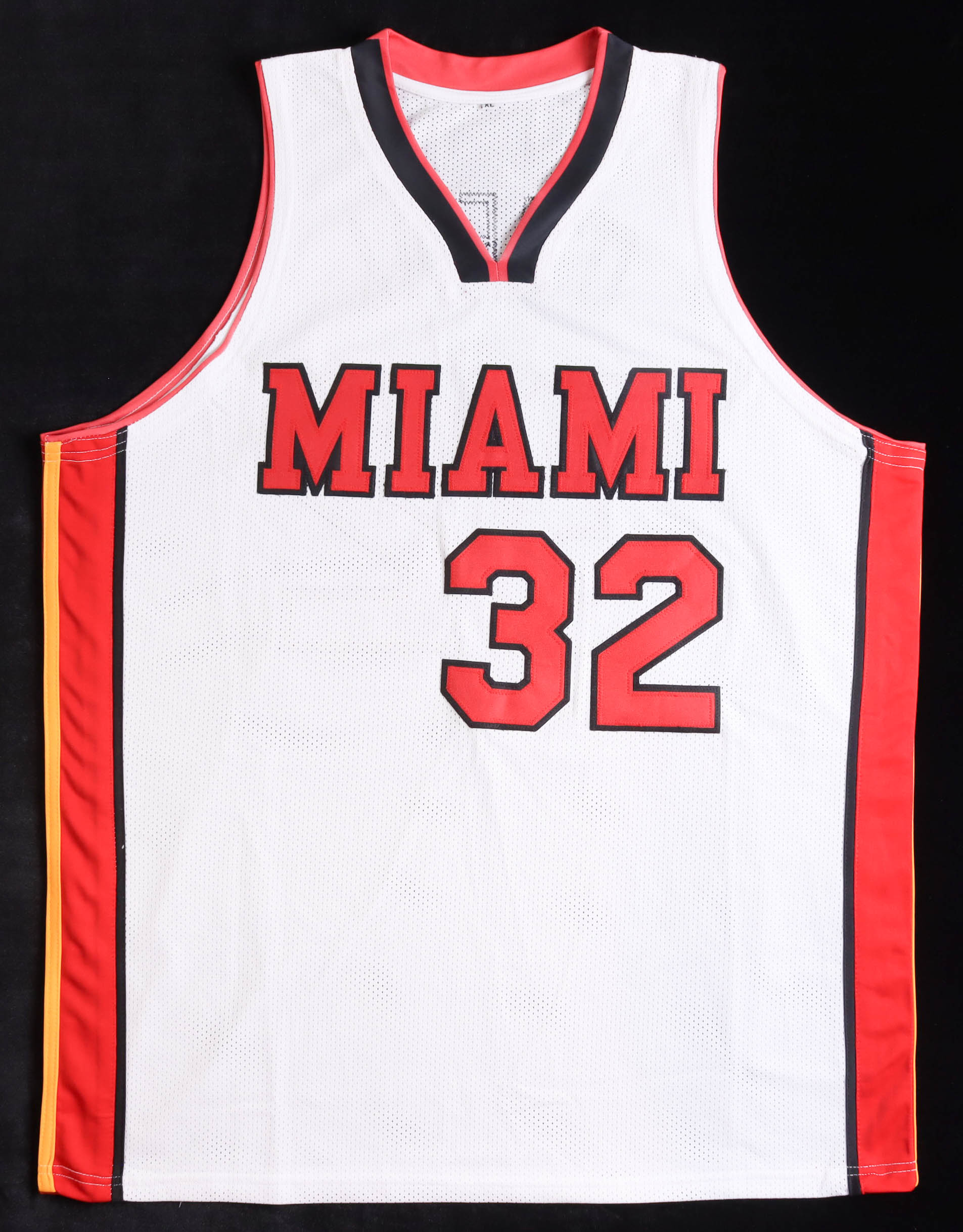 Shaquille O'Neal Signed Jersey (Beckett) at PristineAuction.com Shaquille O'Neal Signed Jersey (Beckett) at PristineAuction.com