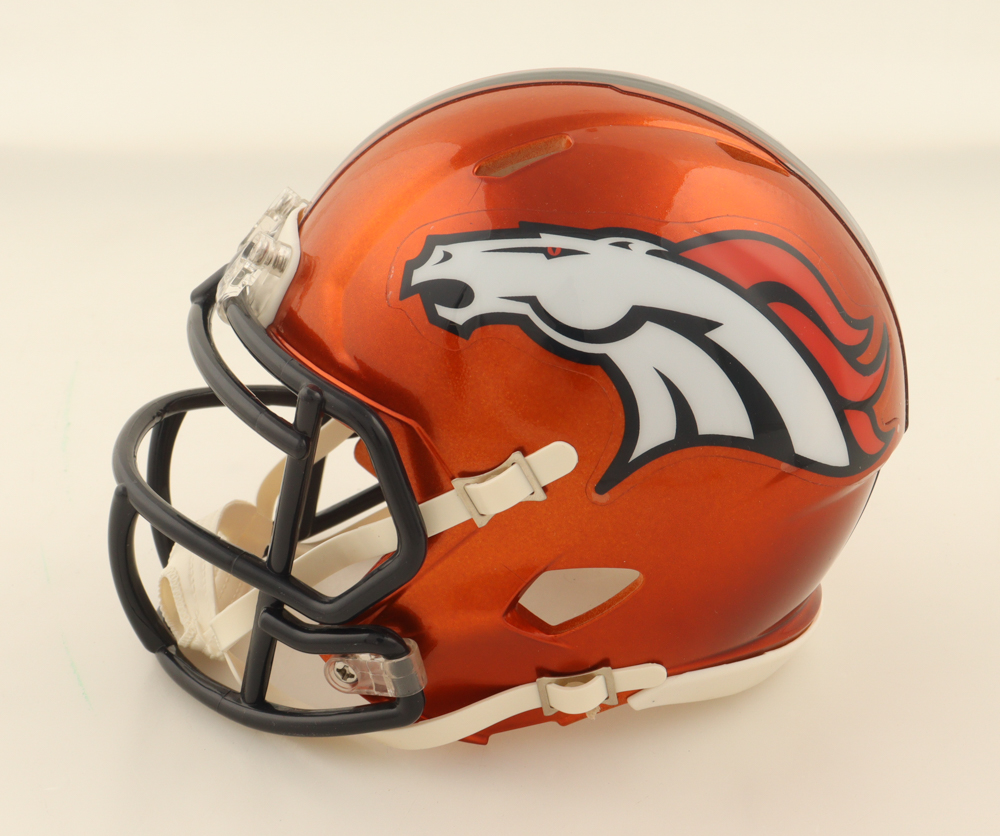Javonte Williams Signed Broncos Flash Alternate Speed Mini Helmet (Beckett) at PristineAuction.com Javonte Williams Signed Broncos Flash Alternate Speed Mini Helmet (Beckett) at PristineAuction.com