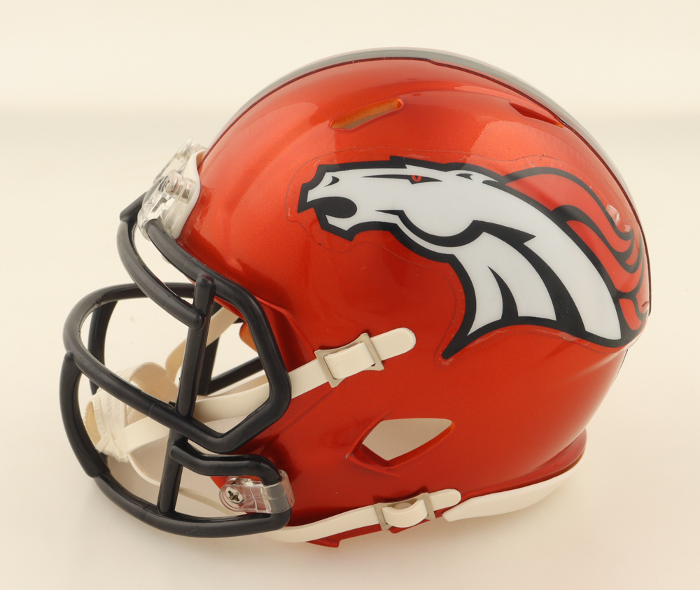 Javonte Williams Signed Broncos Flash Alternate Speed Mini Helmet (Beckett) at PristineAuction.com Javonte Williams Signed Broncos Flash Alternate Speed Mini Helmet (Beckett) at PristineAuction.com