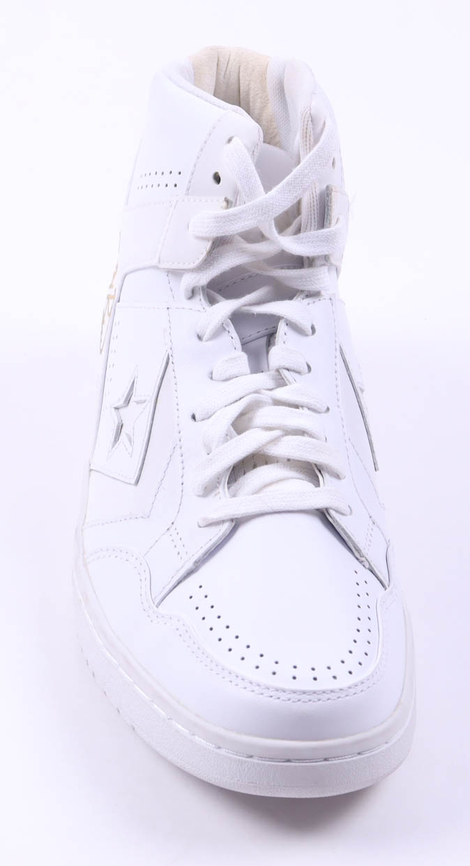 Larry Bird Signed Converse Weapon Basketball Shoe with Acrylic Display Stand (PSA) at PristineAuction.com Larry Bird Signed Converse Weapon Basketball Shoe with Acrylic Display Stand (PSA) at PristineAuction.com