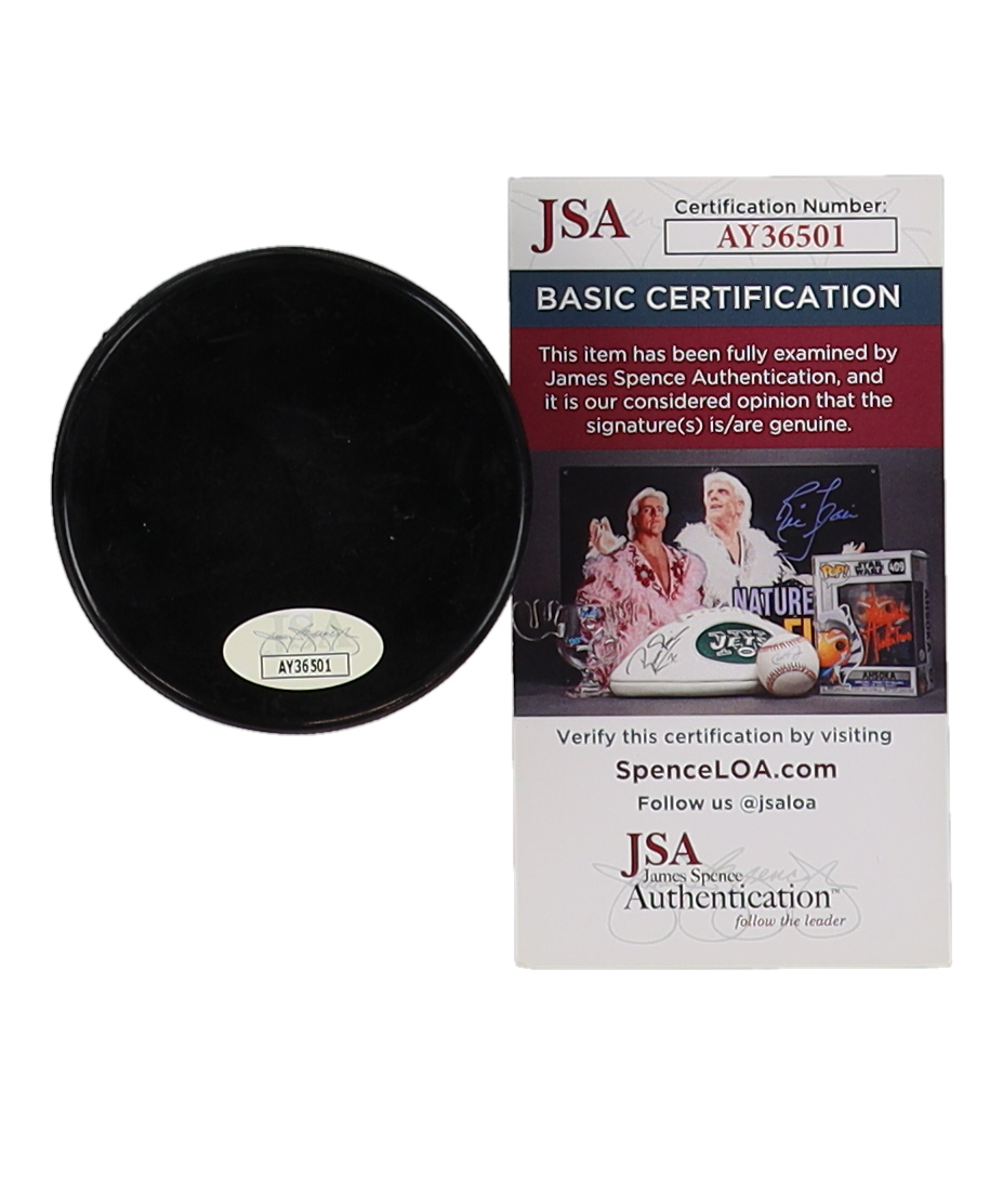 Doug Gilmour Signed Maple Leafs Logo Hockey Puck (JSA) at PristineAuction.com Doug Gilmour Signed Maple Leafs Logo Hockey Puck (JSA) at PristineAuction.com