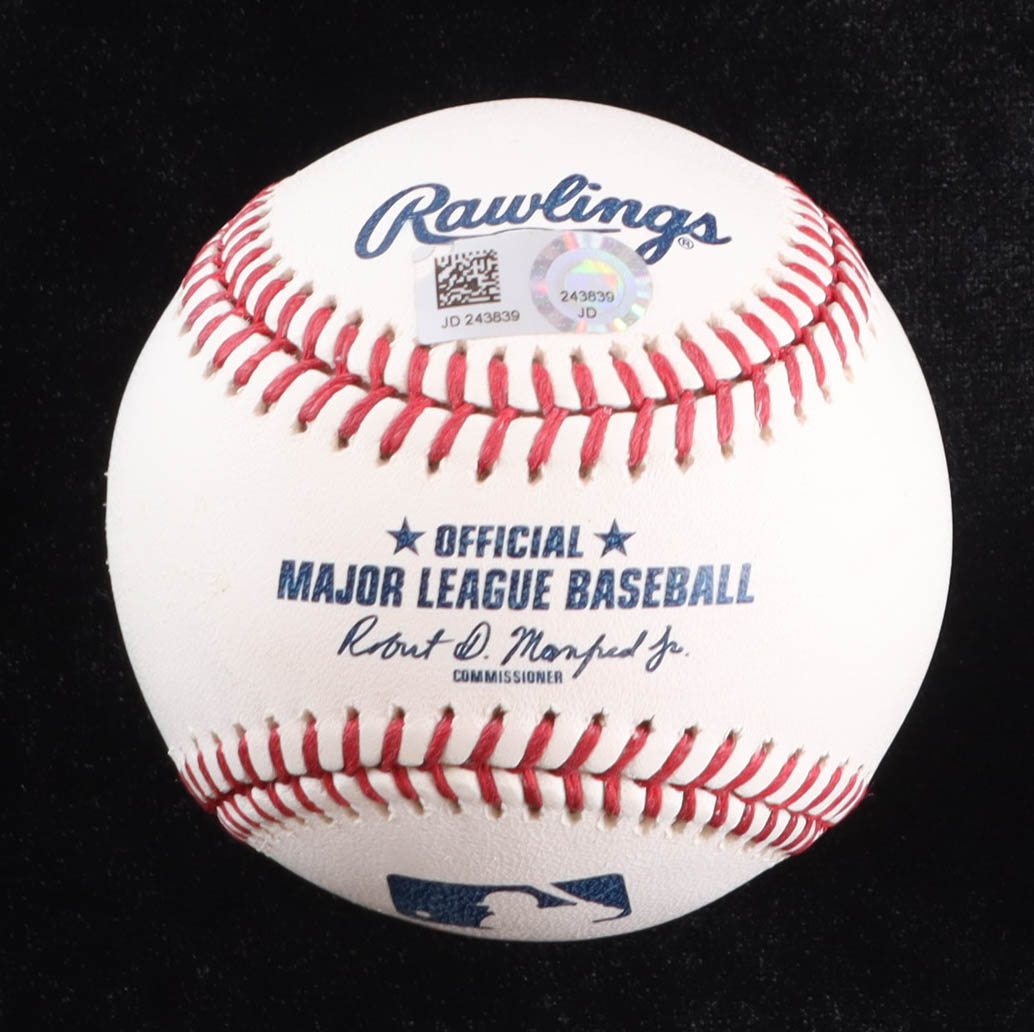 Derek Jeter Signed LE Career Stat OML Baseball (MLB) at PristineAuction.com Derek Jeter Signed LE Career Stat OML Baseball (MLB) at PristineAuction.com