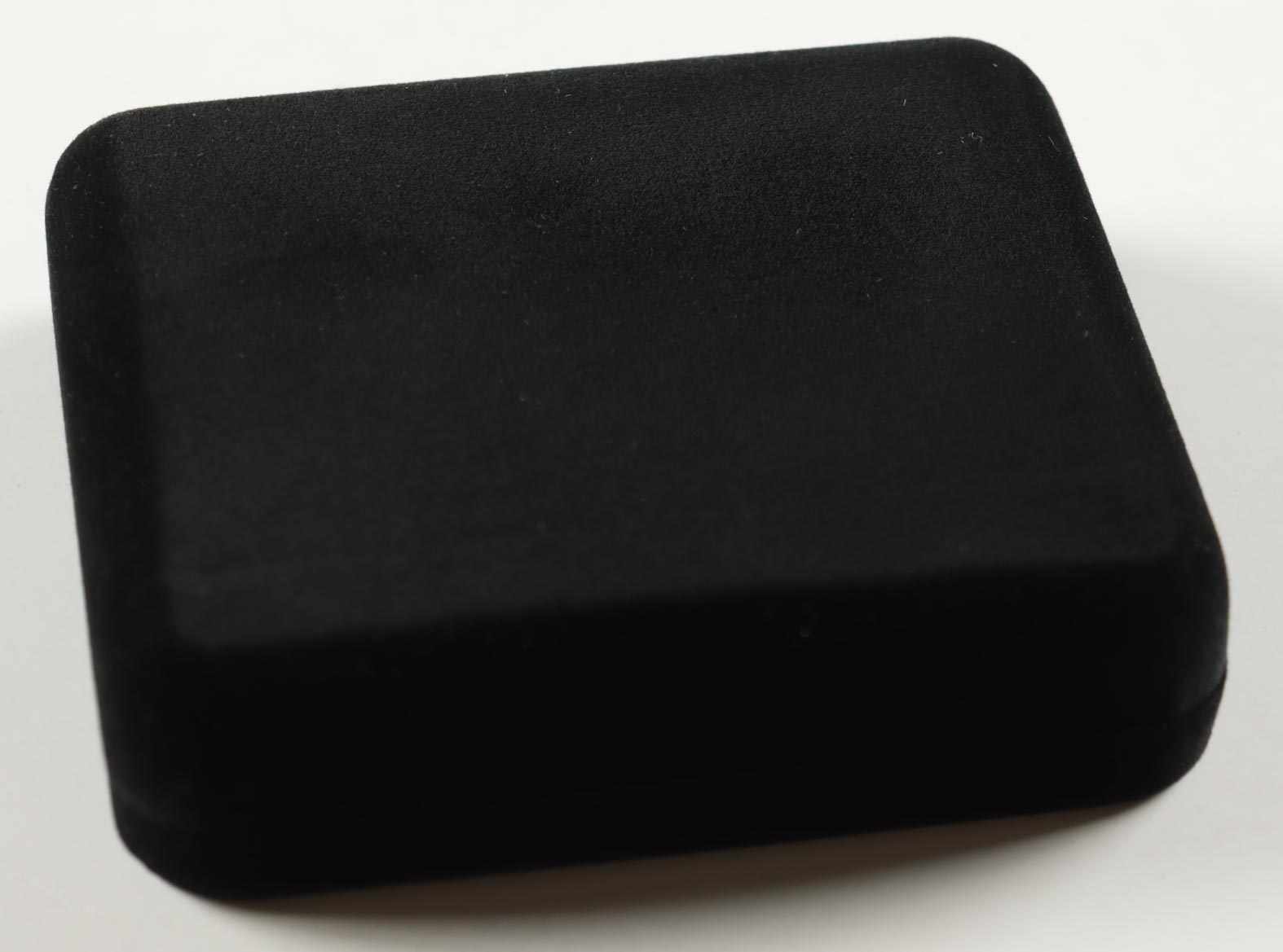 Set of (3) LE "Class of 1998" Highland Mint Solid Nickel Silver Medallions with Original Case at PristineAuction.com Set of (3) LE "Class of 1998" Highland Mint Solid Nickel Silver Medallions with Original Case at PristineAuction.com