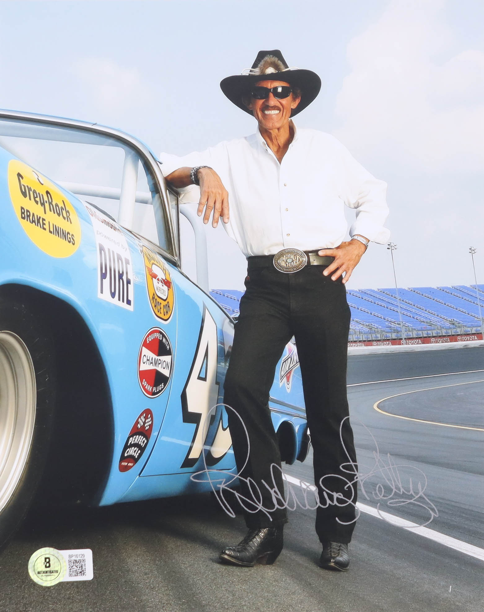 Richard Petty Signed NASCAR 8x10 Photo (Beckett) at PristineAuction.com Richard Petty Signed NASCAR 8x10 Photo (Beckett) at PristineAuction.com