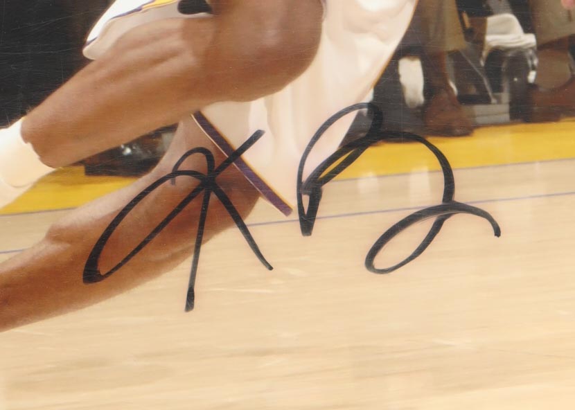 Kobe Bryant Signed Lakers 16x20 Photo (Beckett) at PristineAuction.com Kobe Bryant Signed Lakers 16x20 Photo (Beckett) at PristineAuction.com