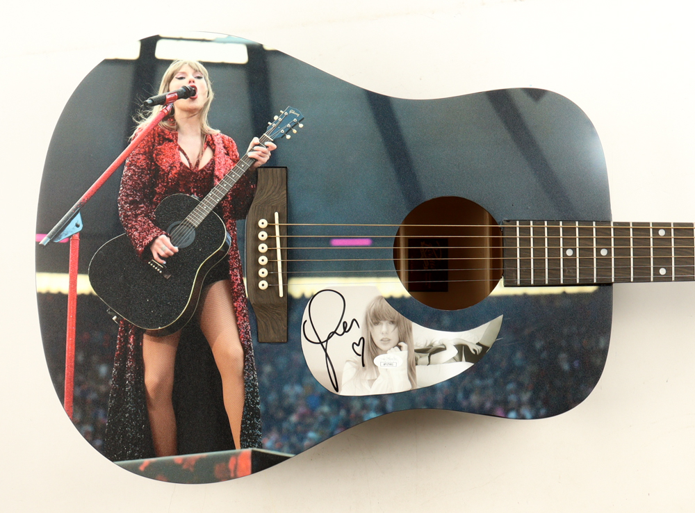 Taylor Swift Signed 40" Acoustic Guitar (JSA) at PristineAuction.com Taylor Swift Signed 40" Acoustic Guitar (JSA) at PristineAuction.com