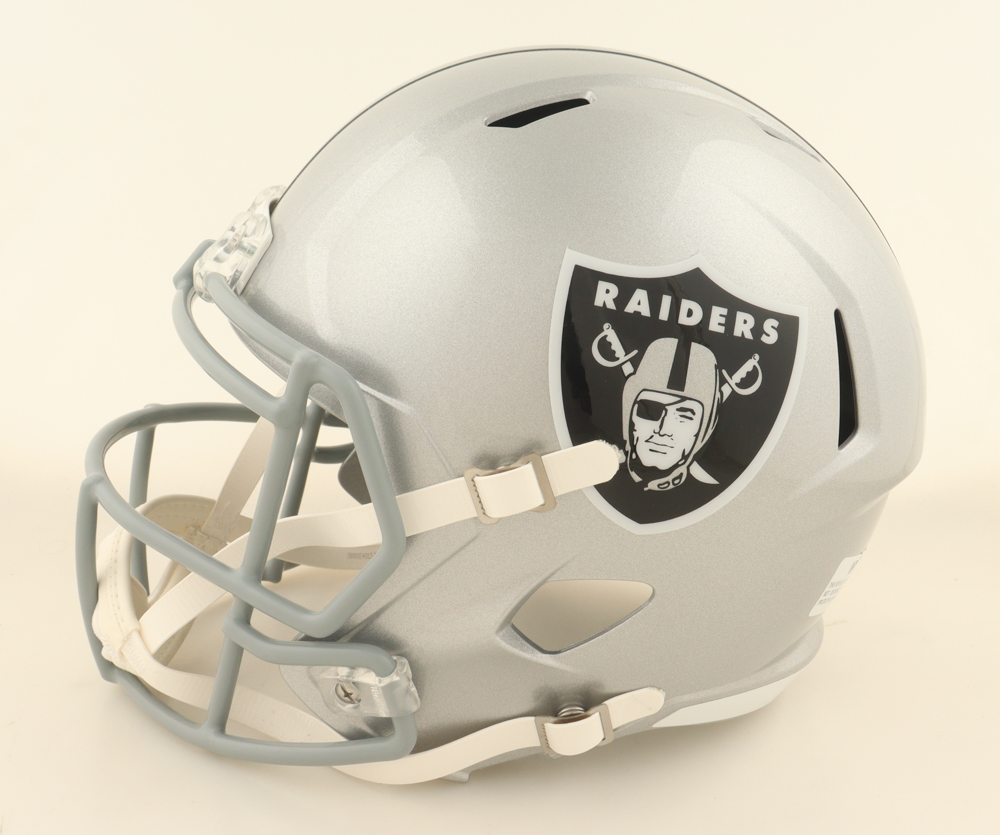 Davante Adams Signed Raiders Full-Size Speed Helmet (Beckett) at PristineAuction.com Davante Adams Signed Raiders Full-Size Speed Helmet (Beckett) at PristineAuction.com