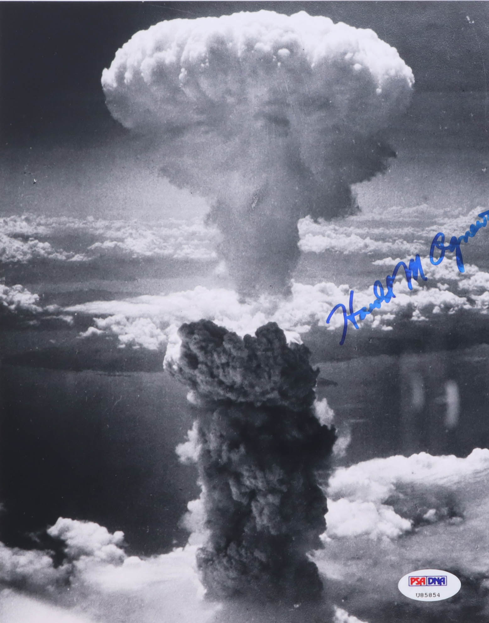 Harold Agnew Signed 8x10 Nagasaki Bomb Blast Photograph (PSA) Project Alberta Nuclear Physicist at PristineAuction.com Harold Agnew Signed 8x10 Nagasaki Bomb Blast Photograph (PSA) Project Alberta Nuclear Physicist at PristineAuction.com