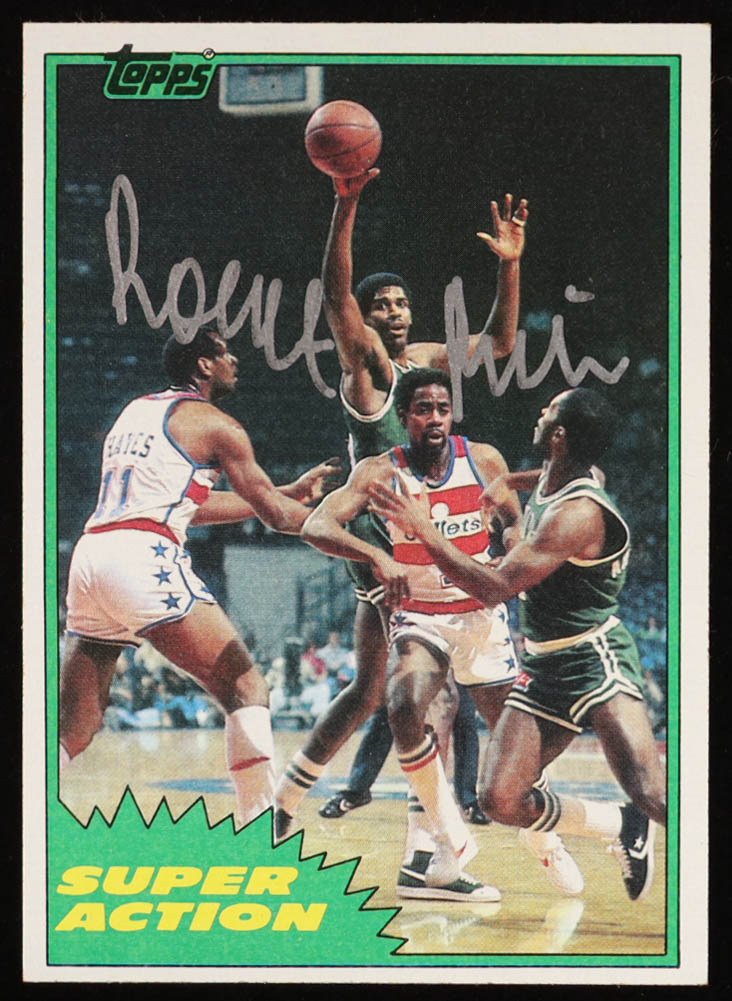 Robert Parish Signed 1981-82 Topps #E108 SA (Beckett) at PristineAuction.com Robert Parish Signed 1981-82 Topps #E108 SA (Beckett) at PristineAuction.com