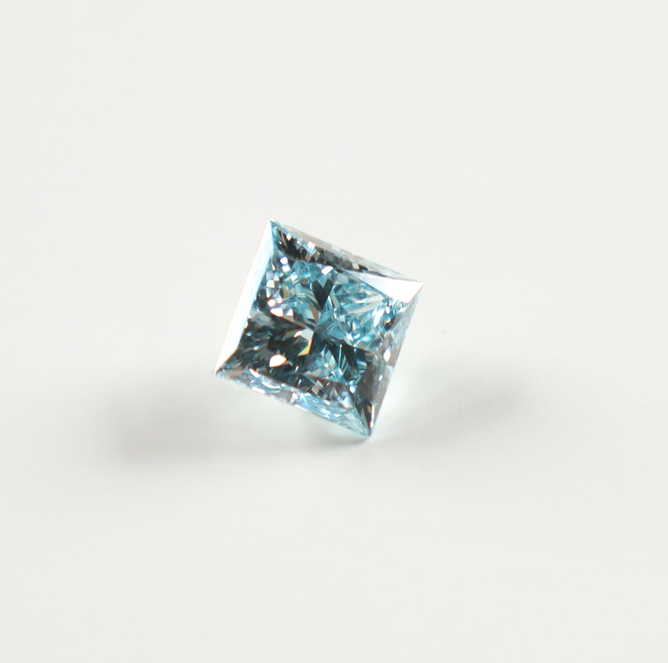 2.53 Carat Loose Lab Grown Fancy Intense Blue Diamond VVS2 | Estimated Retail Value: $5,500 (IGI & UGL) at PristineAuction.com 2.53 Carat Loose Lab Grown Fancy Intense Blue Diamond VVS2 | Estimated Retail Value: $5,500 (IGI & UGL) at PristineAuction.com